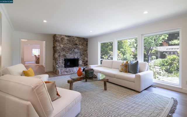 59 Lynwood Pl, Moraga, CA 94556