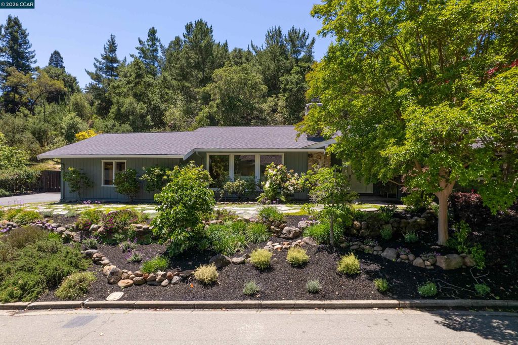 59 Lynwood Pl, Moraga, CA 94556