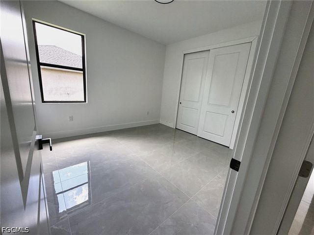 2806 21st ST W, Lehigh Acres, FL 33971