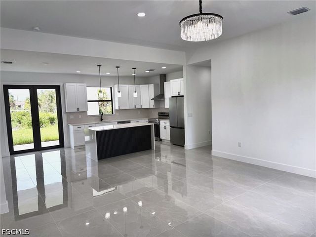 2806 21st ST W, Lehigh Acres, FL 33971