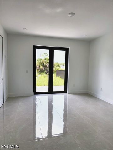 2806 21st ST W, Lehigh Acres, FL 33971