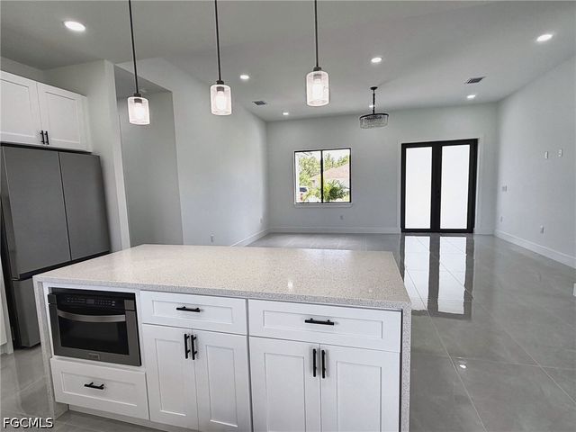 2806 21st ST W, Lehigh Acres, FL 33971
