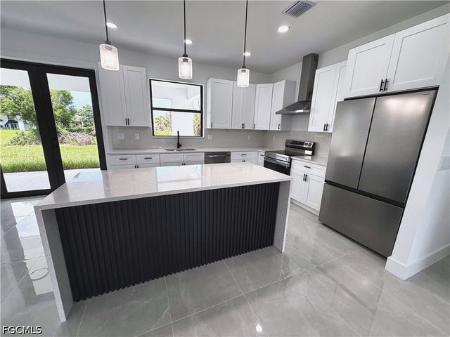 2806 21st ST W, Lehigh Acres, FL 33971