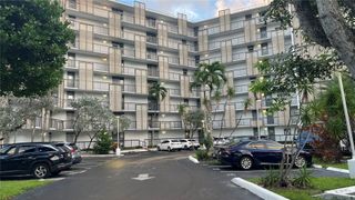 20500 W Country Club Dr 117, Aventura, FL 33180