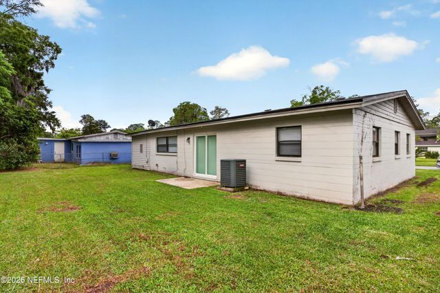 2839 LORAN Drive N, Jacksonville, FL 32216