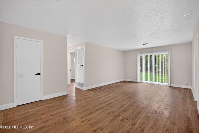 2839 LORAN Drive N, Jacksonville, FL 32216