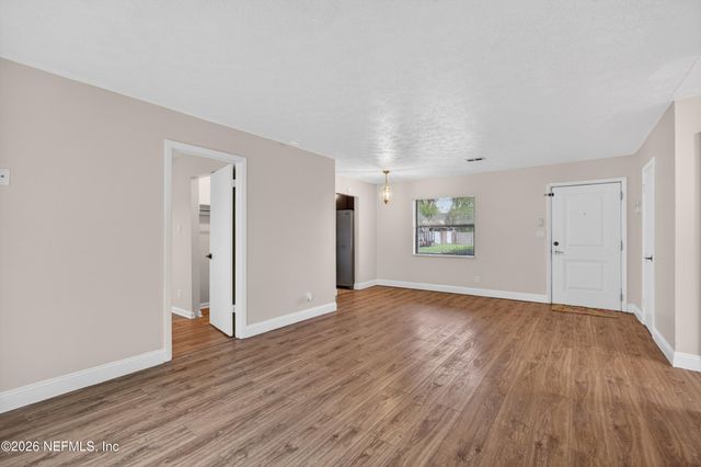 2839 LORAN Drive N, Jacksonville, FL 32216