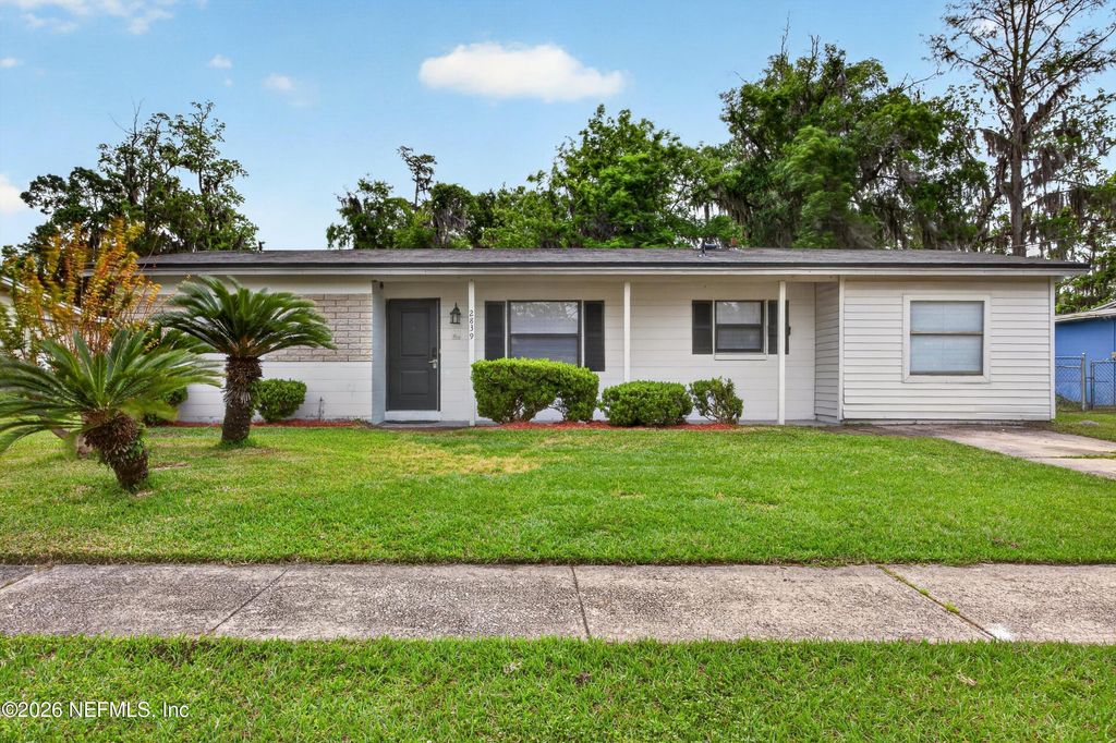 2839 LORAN Drive N, Jacksonville, FL 32216