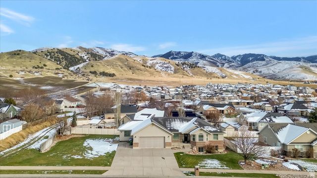 52 N 880 E, Smithfield, UT 84335