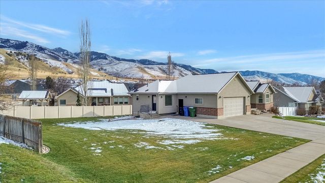 52 N 880 E, Smithfield, UT 84335