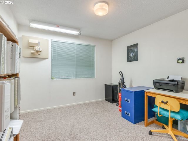 6103 Nw BERNIE Dr, Vancouver, WA 98663