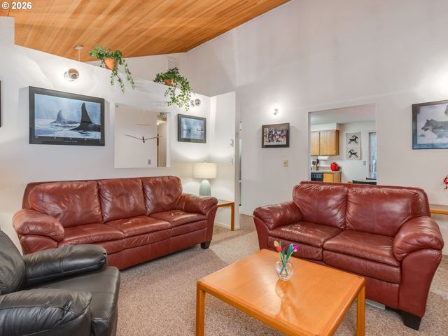 6103 Nw BERNIE Dr, Vancouver, WA 98663