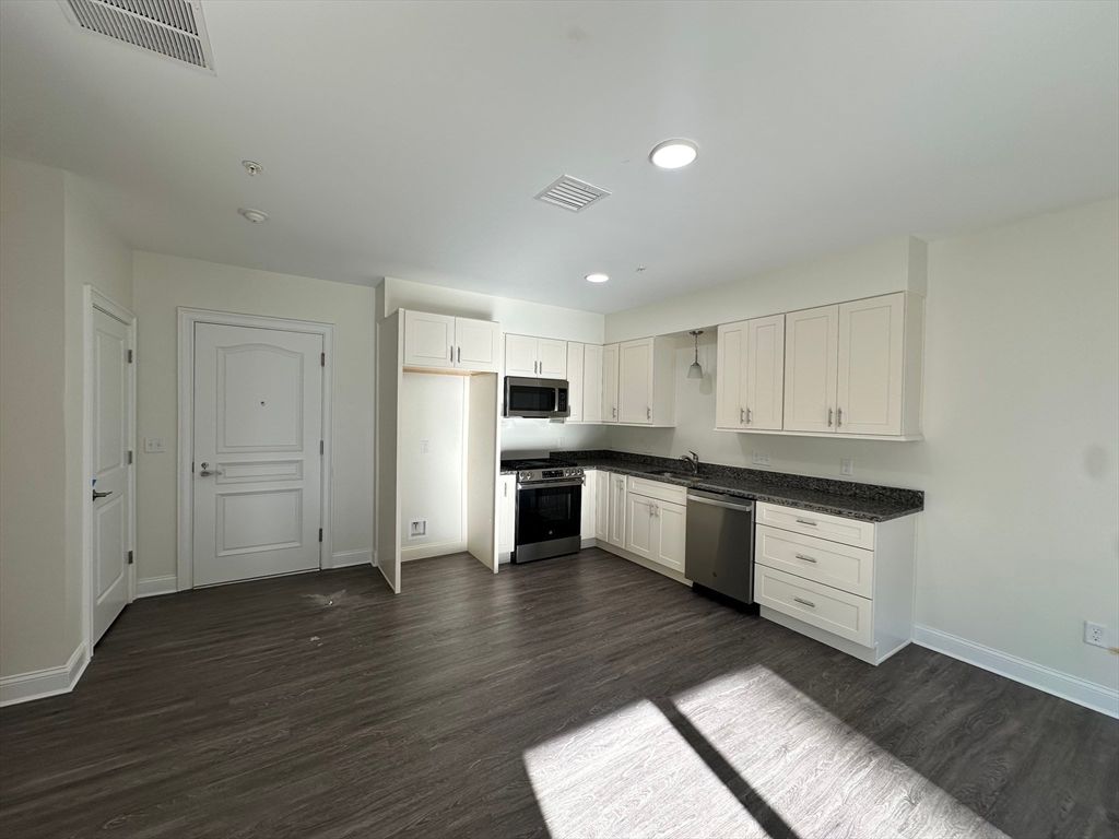 10 Franklin Ave 102, Revere, MA 02151