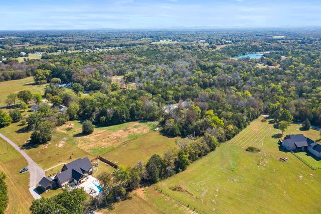 2320 Bob Cheek Rd, Lewisburg, TN 37091