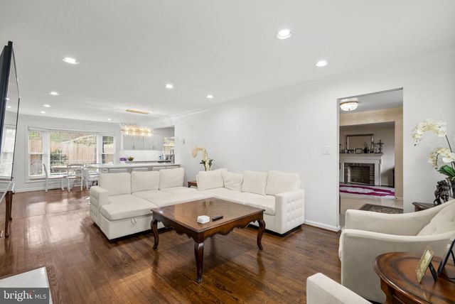 1910 SUNRISE DR, Potomac, MD 20854