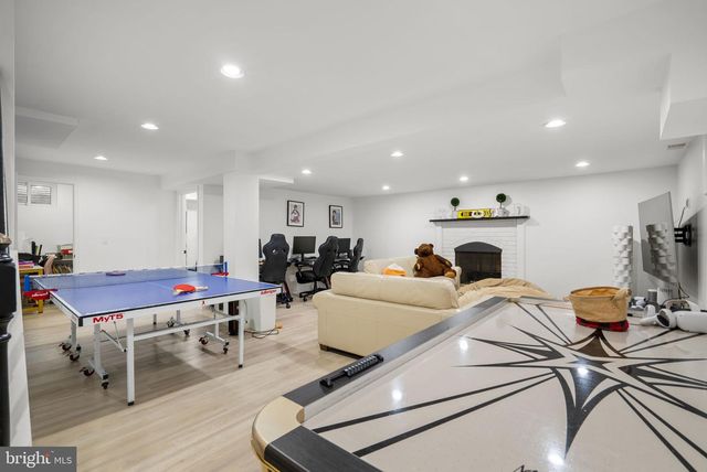 1910 SUNRISE DR, Potomac, MD 20854