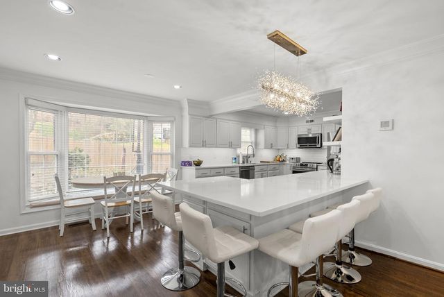 1910 SUNRISE DR, Potomac, MD 20854