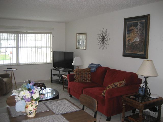 2108 SW 15th Street SW, Boynton Beach, FL 33426