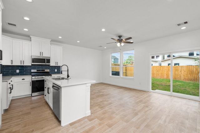 6824 Calhoun Road, Houston, TX 77021