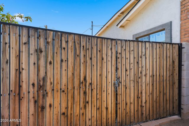 1341 E BRILL Street, Phoenix, AZ 85006