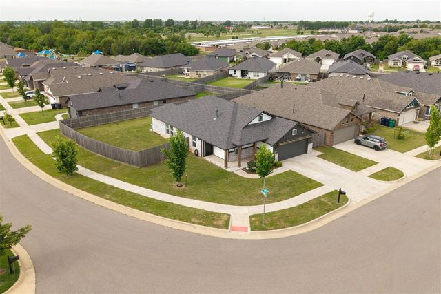 12808 NW 4th Terrace, Yukon, OK 73099