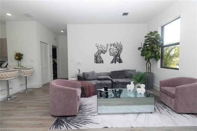 9027 E CASTLE CIR, Labelle, FL 33935