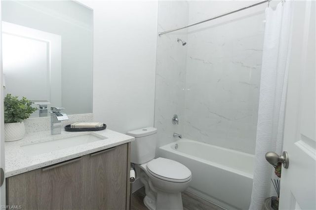 9027 E CASTLE CIR, Labelle, FL 33935