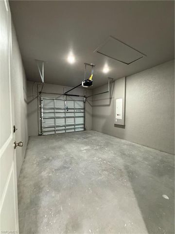 9027 E CASTLE CIR, Labelle, FL 33935