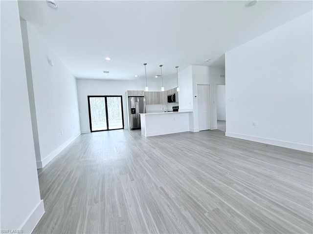 9027 E CASTLE CIR, Labelle, FL 33935