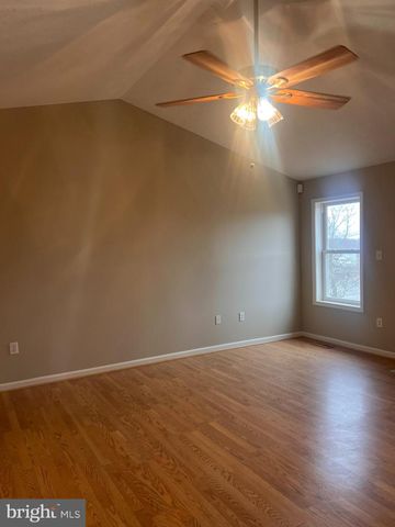 938 OAK LEE DR, Ranson, WV 25438