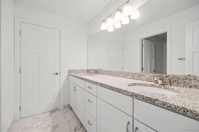 3499 John R Road, Troy, MI 48083