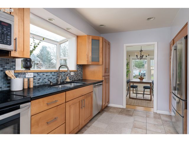 6933 N CONCORD Ave, Portland, OR 97217