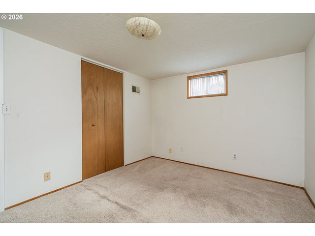 6933 N CONCORD Ave, Portland, OR 97217