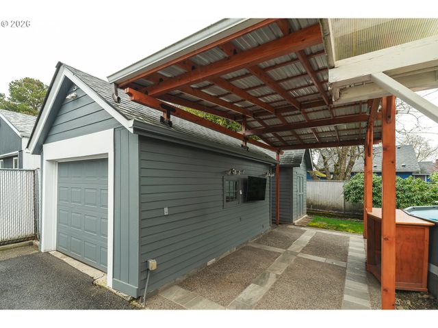 6933 N CONCORD Ave, Portland, OR 97217