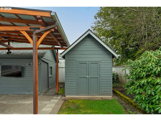 6933 N CONCORD Ave, Portland, OR 97217