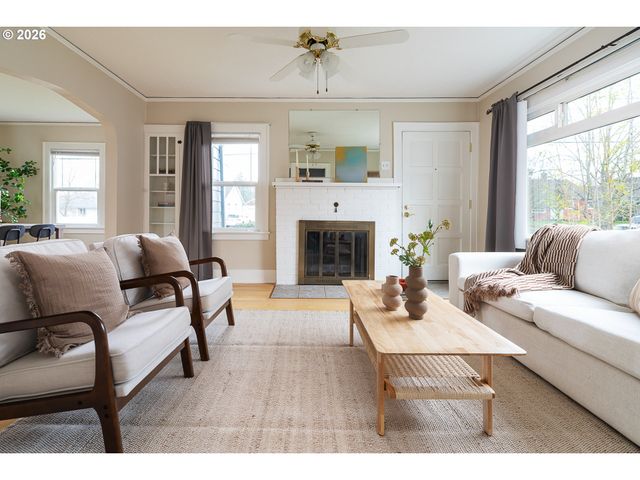 6933 N CONCORD Ave, Portland, OR 97217