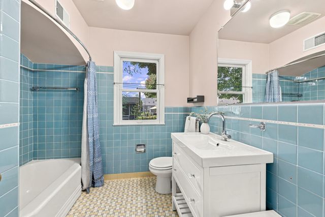 3607 Zenith Avenue N, Robbinsdale, MN 55422