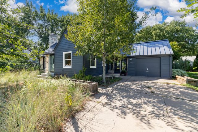 3607 Zenith Avenue N, Robbinsdale, MN 55422