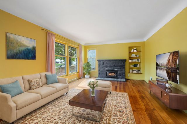 3607 Zenith Avenue N, Robbinsdale, MN 55422