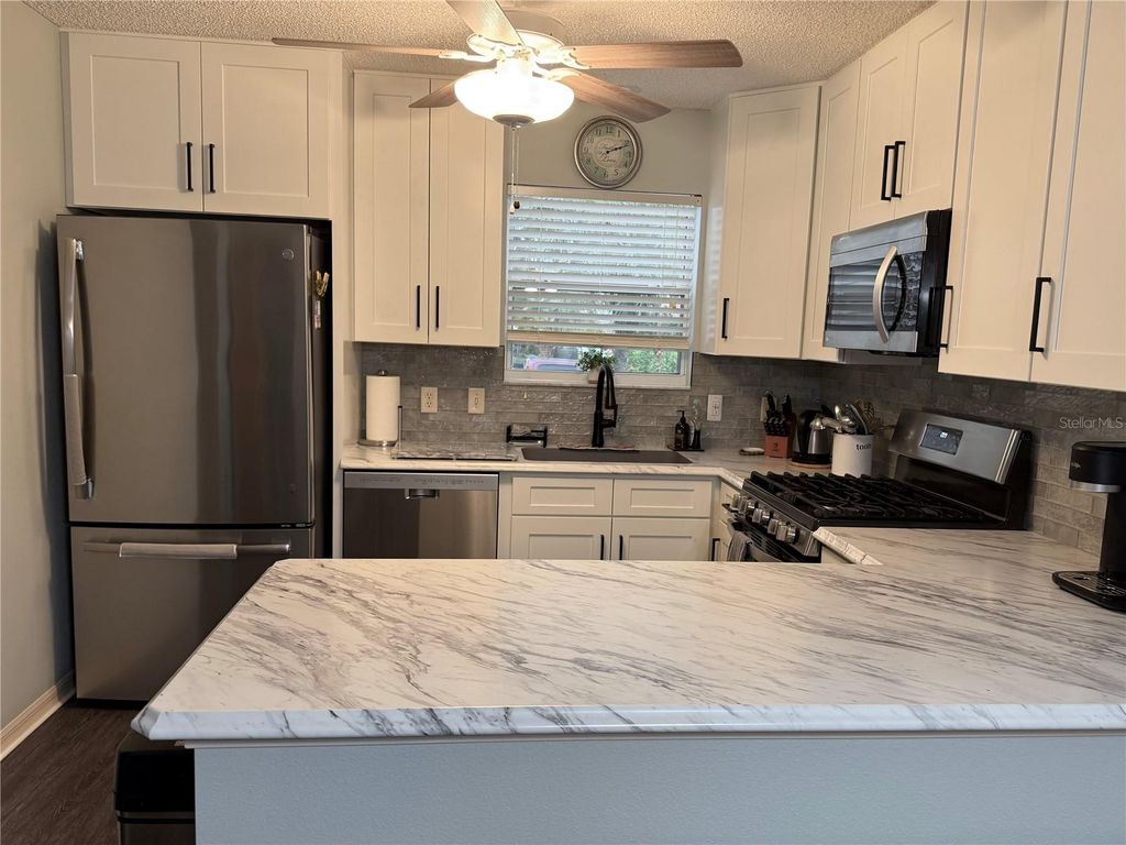 Image 13 of property listing at 17662 SE 93RD BUTLER COURT, The Villages, FL 32162