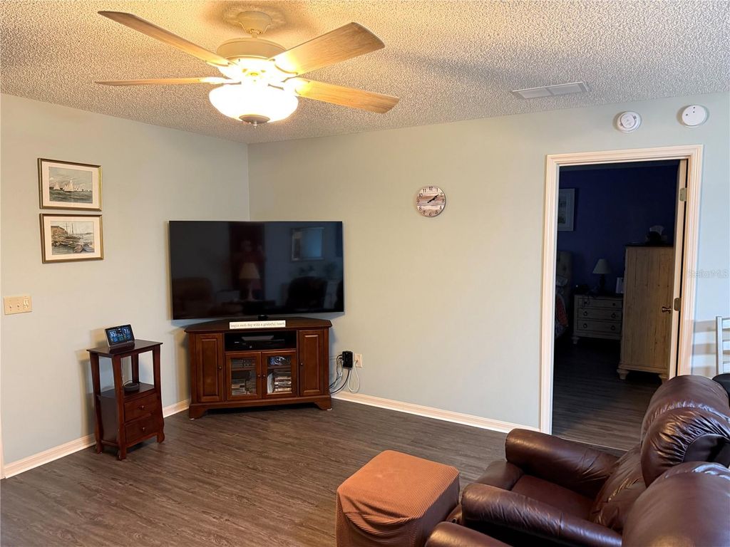 Image 8 of property listing at 17662 SE 93RD BUTLER COURT, The Villages, FL 32162