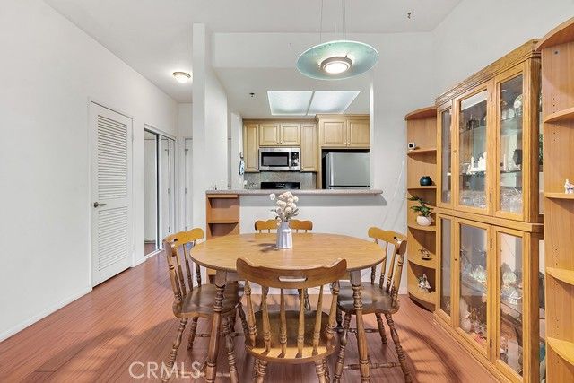 19350 Sherman Way 103, Reseda (los Angeles), CA 91335