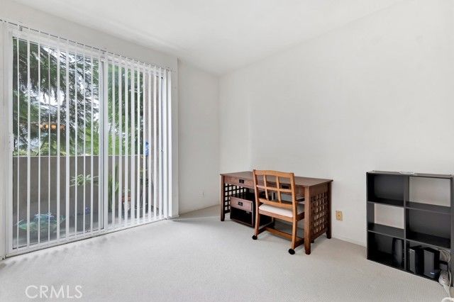 19350 Sherman Way 103, Reseda (los Angeles), CA 91335