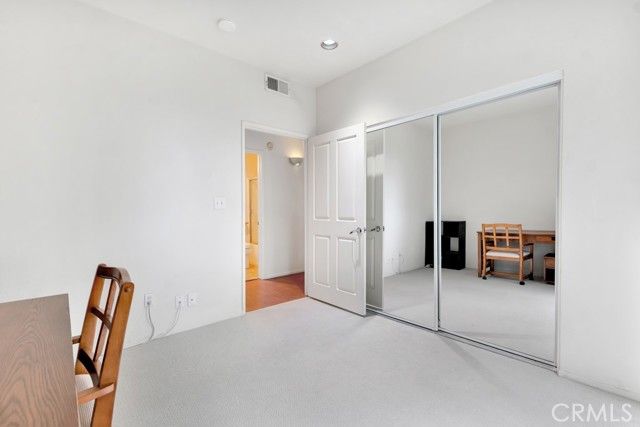 19350 Sherman Way 103, Reseda (los Angeles), CA 91335