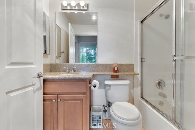 19350 Sherman Way 103, Reseda (los Angeles), CA 91335