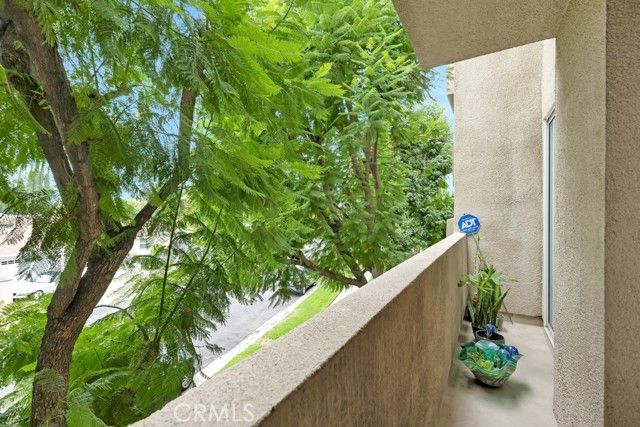 19350 Sherman Way 103, Reseda (los Angeles), CA 91335