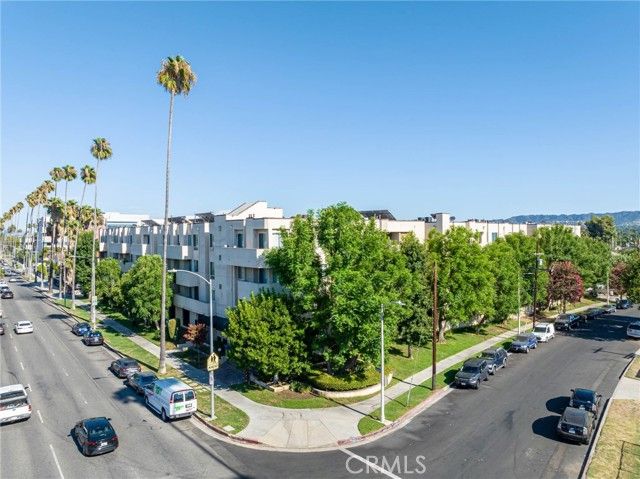 19350 Sherman Way 103, Reseda (los Angeles), CA 91335