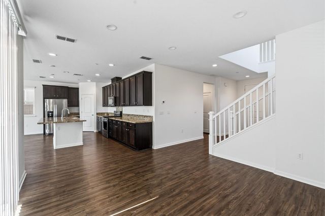 2432 Middlebury Dr, Lathrop, CA 95330