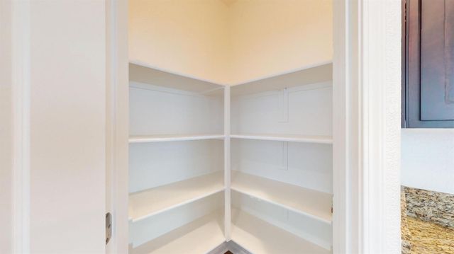 2432 Middlebury Dr, Lathrop, CA 95330