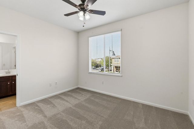 2432 Middlebury Dr, Lathrop, CA 95330